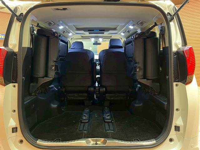 トヨタ アルファードの画像20