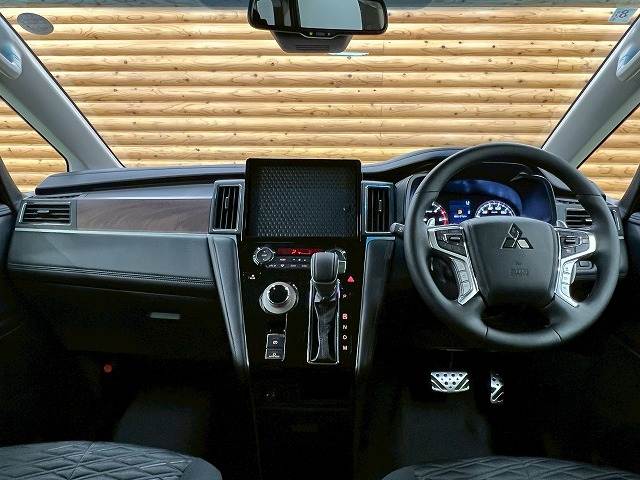 デリカD5◆P 8人乗り 内装他