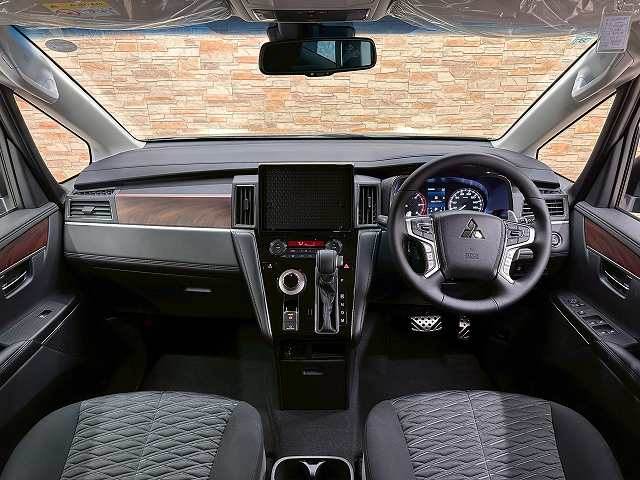 三菱&nbsp;デリカD5の画像3