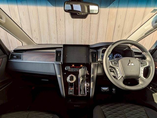 三菱&nbsp;デリカD5の画像3