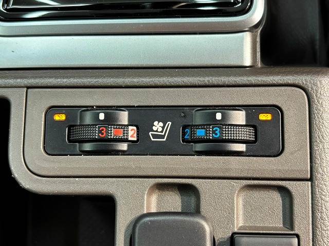 トヨタ ランドクルーザープラドの画像6