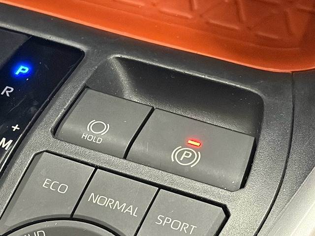 RAV4アドベンチャー 追従クルコン/オートブレーキホールド/レザーシート/パワーシート/ステアリングリモコン/オートライト/ドライブモードセレクト/ヒルディセントコントロール/左右独立エアコン/Bluetooth 内装他