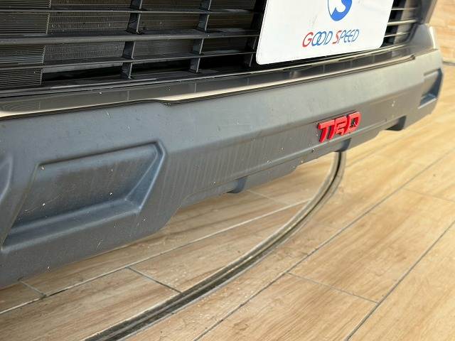 RAV4アドベンチャー　追従クルコン／オートブレーキホールド／レザーシート／パワーシート／ステアリングリモコン／オートライト／ドライブモードセレクト／ヒルディセントコントロール／左右独立エアコン／Ｂｌｕｅｔｏｏｔｈ 内装他