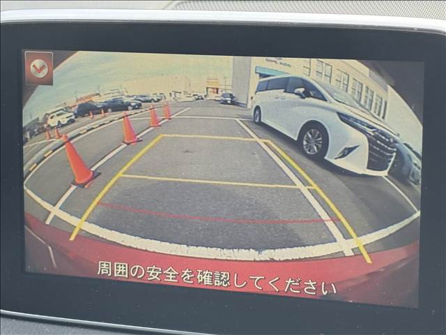 アクセラスポーツＸＤ　マツダコネクト／サンルーフ／ＢＯＳＥスピーカー／シートヒーター／バックカメラ／ブラインドスポットモニター／ヘッドアップディスプレイ／パドルシフト／ＣＤ／ＤＶＤ／スマートキー／プッシュスタート／ＥＴＣ 内装他