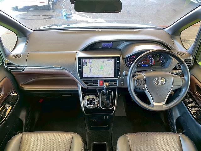 トヨタ エスクァイアの画像3