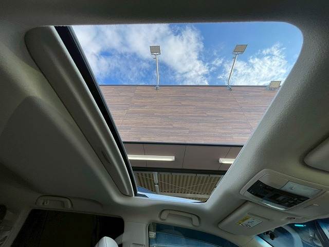 ランドクルーザープラドTX“Lパッケージ・Matt Black Edition”7人乗り 内装他