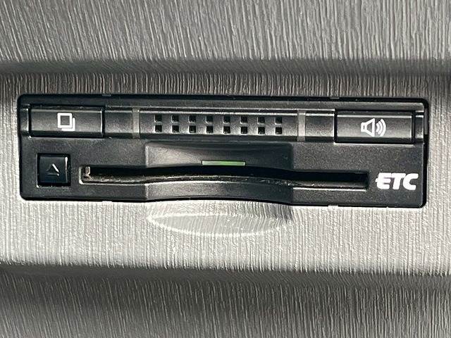 トヨタ プリウスαの画像5