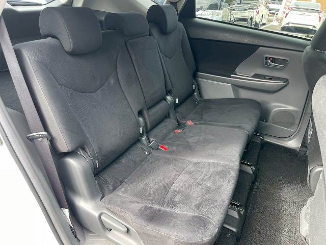 トヨタ プリウスαの画像9