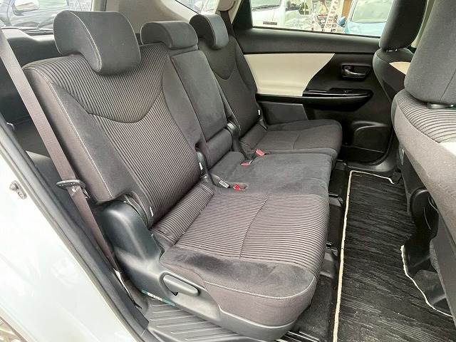 トヨタ プリウスαの画像9