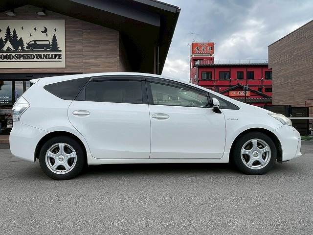 トヨタ プリウスαの画像18