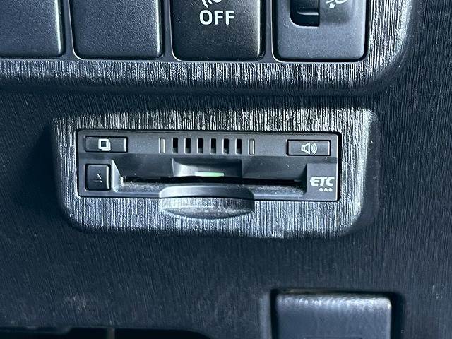 トヨタ プリウスαの画像8