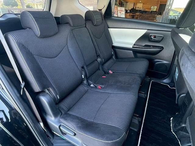 トヨタ プリウスαの画像12