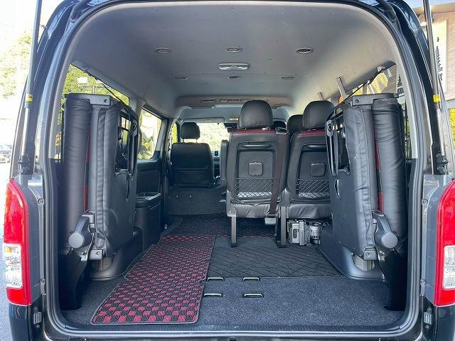 トヨタ ハイエースワゴンの画像13
