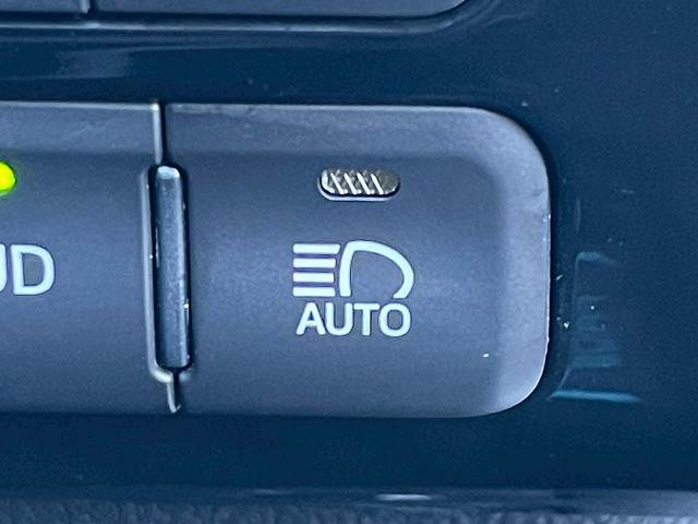 プリウスA プレミアム “ツーリングセレクション” 内装他