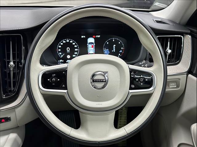 ボルボ XC60の画像13