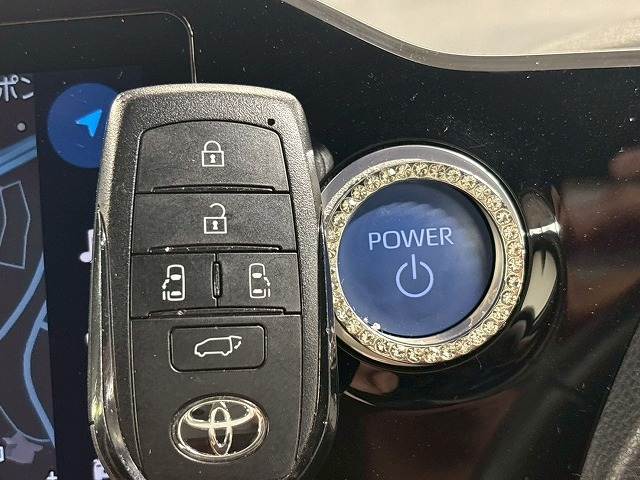 トヨタ ノアハイブリッドの画像16
