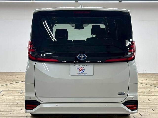 トヨタ ノアハイブリッドの画像19