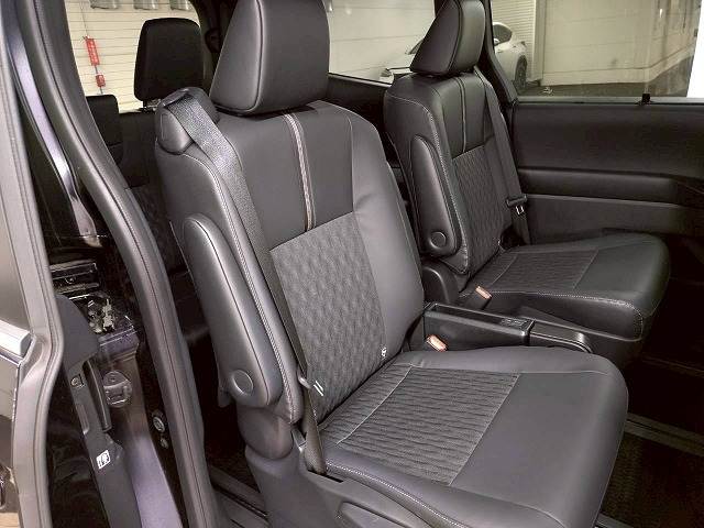 トヨタ ノアハイブリッドの画像9