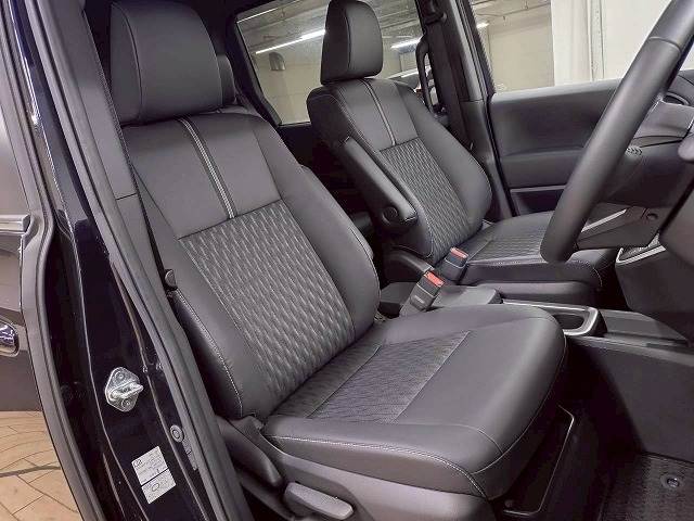 トヨタ ノアハイブリッドの画像10