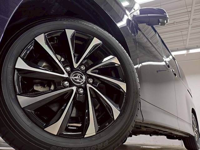 トヨタ ノアハイブリッドの画像12