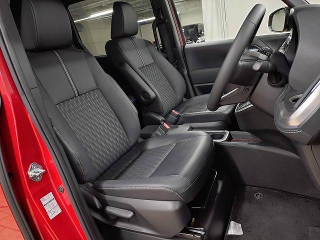 トヨタ ノアハイブリッドの画像9