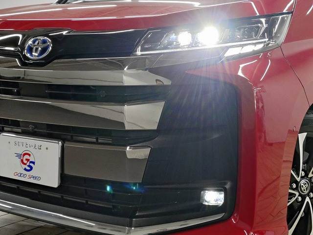 トヨタ ノアハイブリッドの画像11