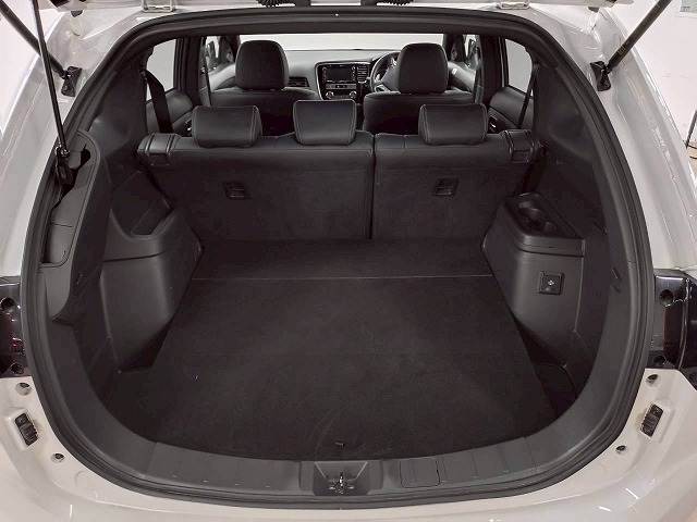 三菱 アウトランダーPHEVの画像13