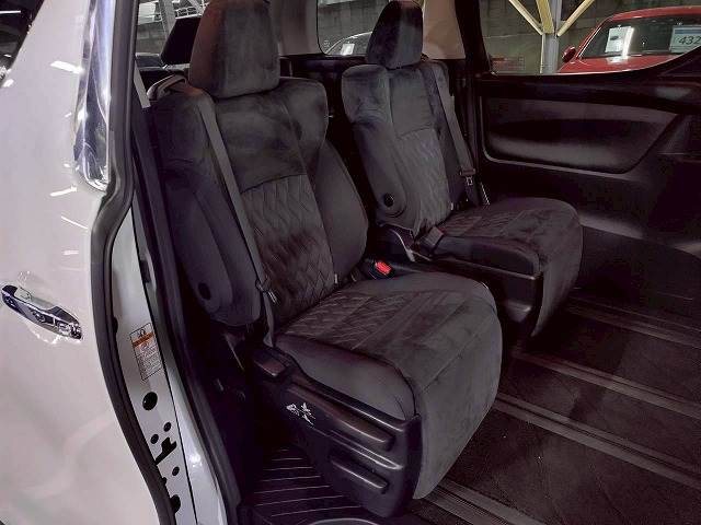 トヨタ ヴェルファイアの画像10