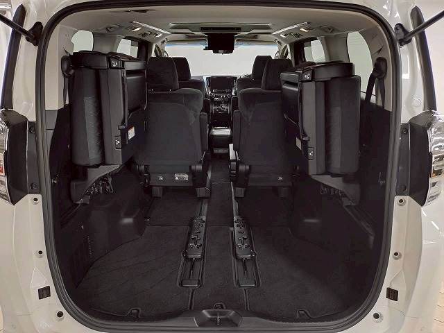 トヨタ ヴェルファイアの画像20