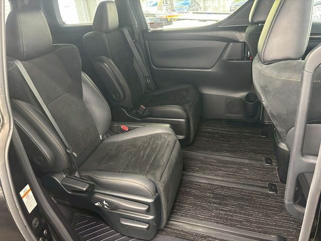 トヨタ アルファードの画像9