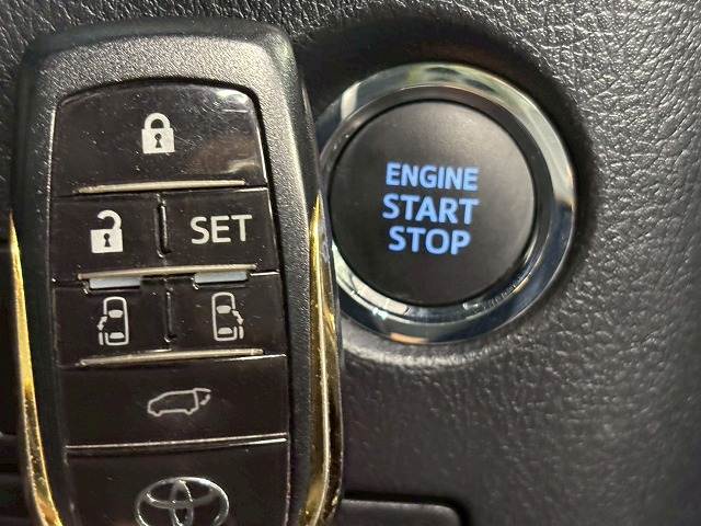 トヨタ アルファードの画像16