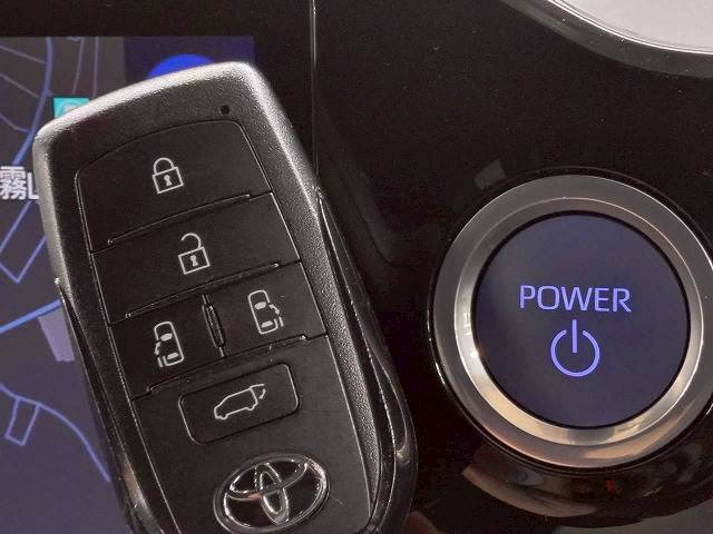 トヨタ ヴォクシーハイブリッドの画像16