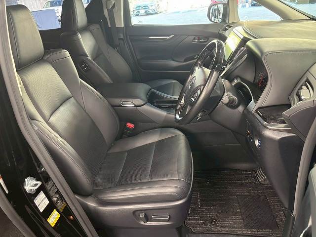 トヨタ アルファードの画像8