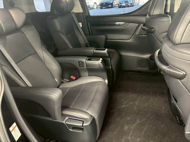 トヨタ アルファードの画像9