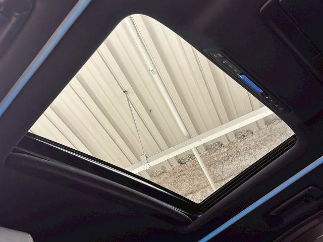 ヴェルファイアZ“GOLDEN EYES” 内装他