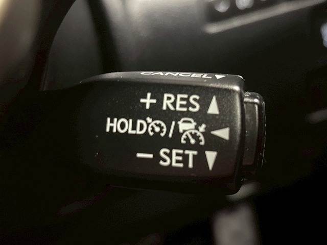 ISIS300h “F SPORT” 内装他