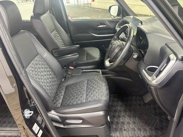 トヨタ ヴォクシーハイブリッドの画像10