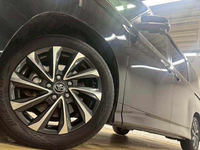 トヨタ ヴォクシーハイブリッドの画像12