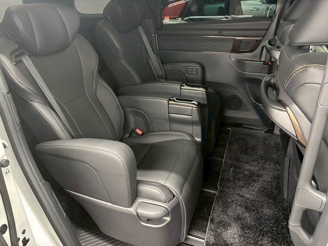 トヨタ アルファードハイブリッドの画像11