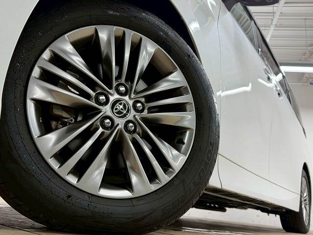 トヨタ アルファードハイブリッドの画像13