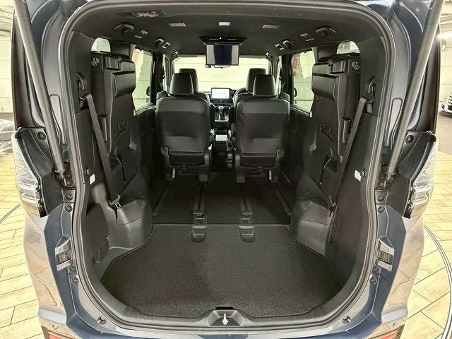 トヨタ ヴォクシーの画像20