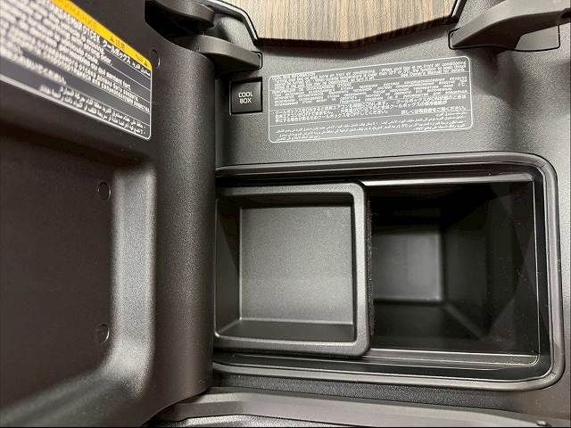 ランドクルーザー300系ZX 内装他