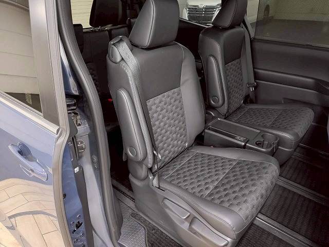 トヨタ ヴォクシーの画像10