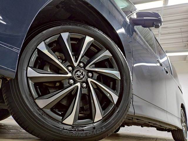 トヨタ ヴォクシーの画像12