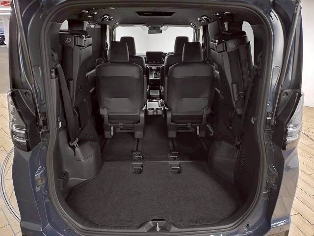 トヨタ ヴォクシーの画像20