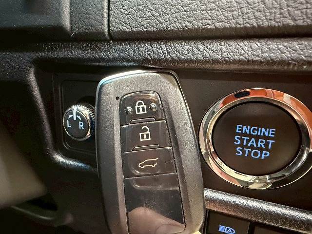 トヨタ ランドクルーザープラドの画像16