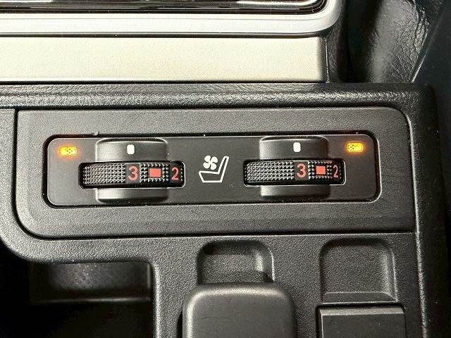 ランドクルーザープラドTX“Lパッケージ・Matt Black Edition” 内装他