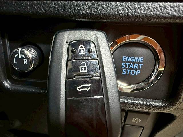 トヨタ ランドクルーザープラドの画像16