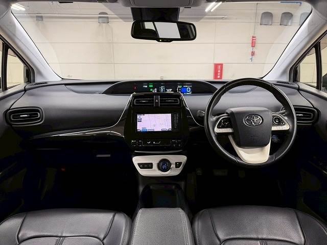 プリウスS “Safety Plus” 内装他