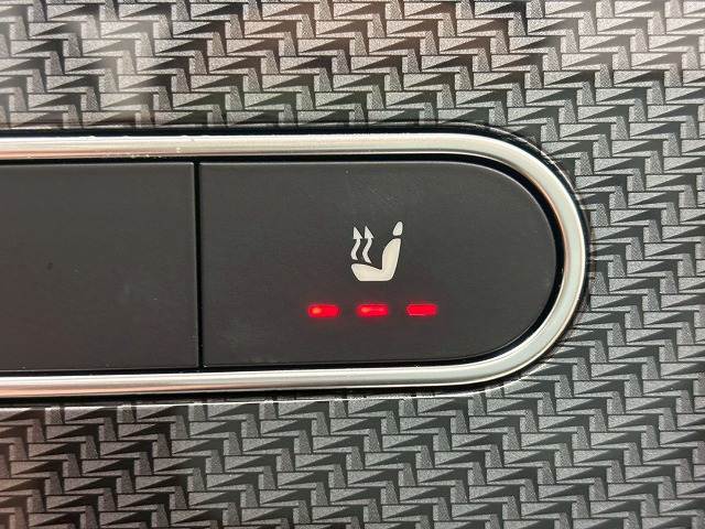 GLB-CLASSディーゼル GLB 200d 4MATIC 内装他